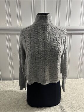 Women's Cable Knit Turtleneck Sweater in Light Gray